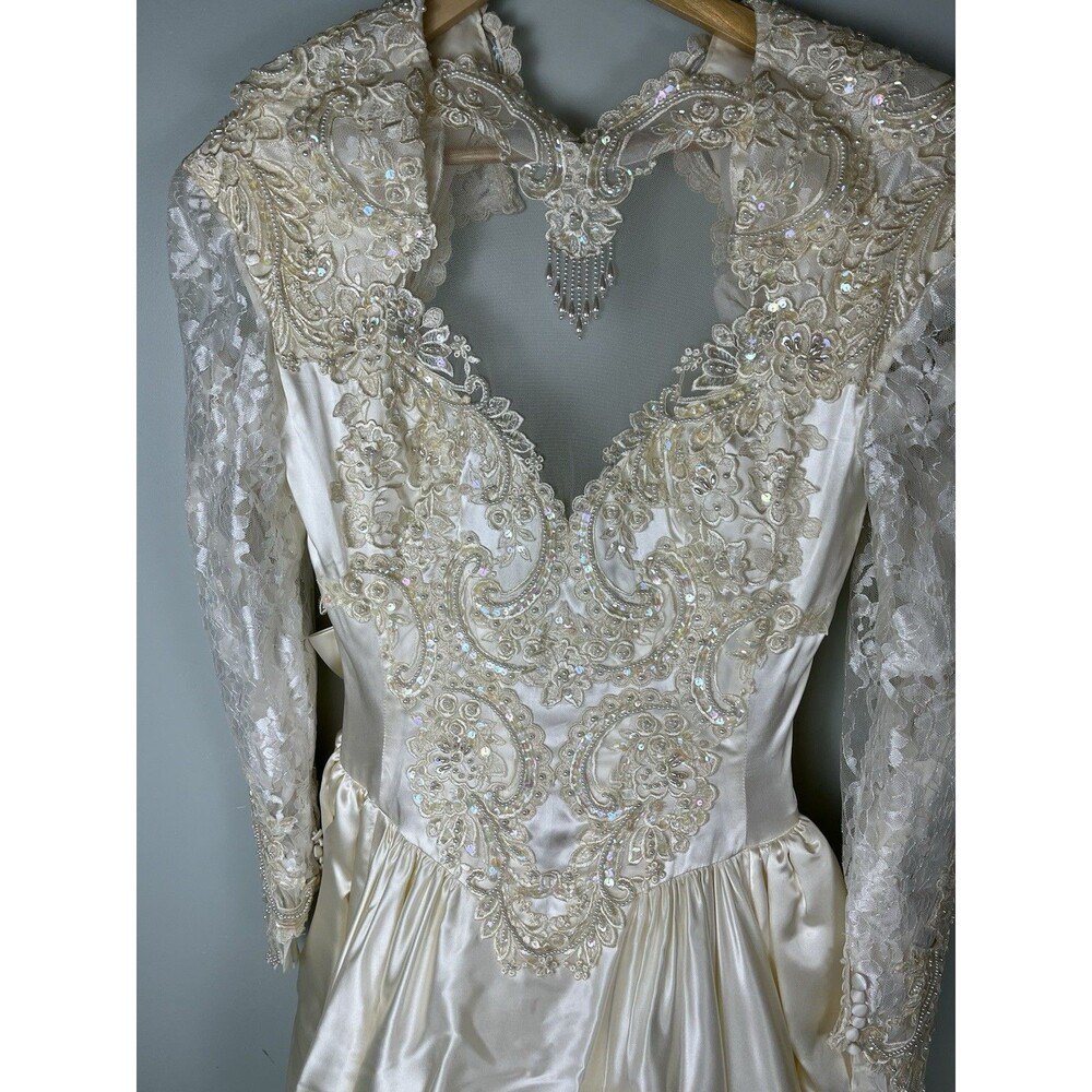 VTG Embroidered Wedding Gown Bridal Dress 10 Cathedral Train Heart back Korea - Picture 7 of 15